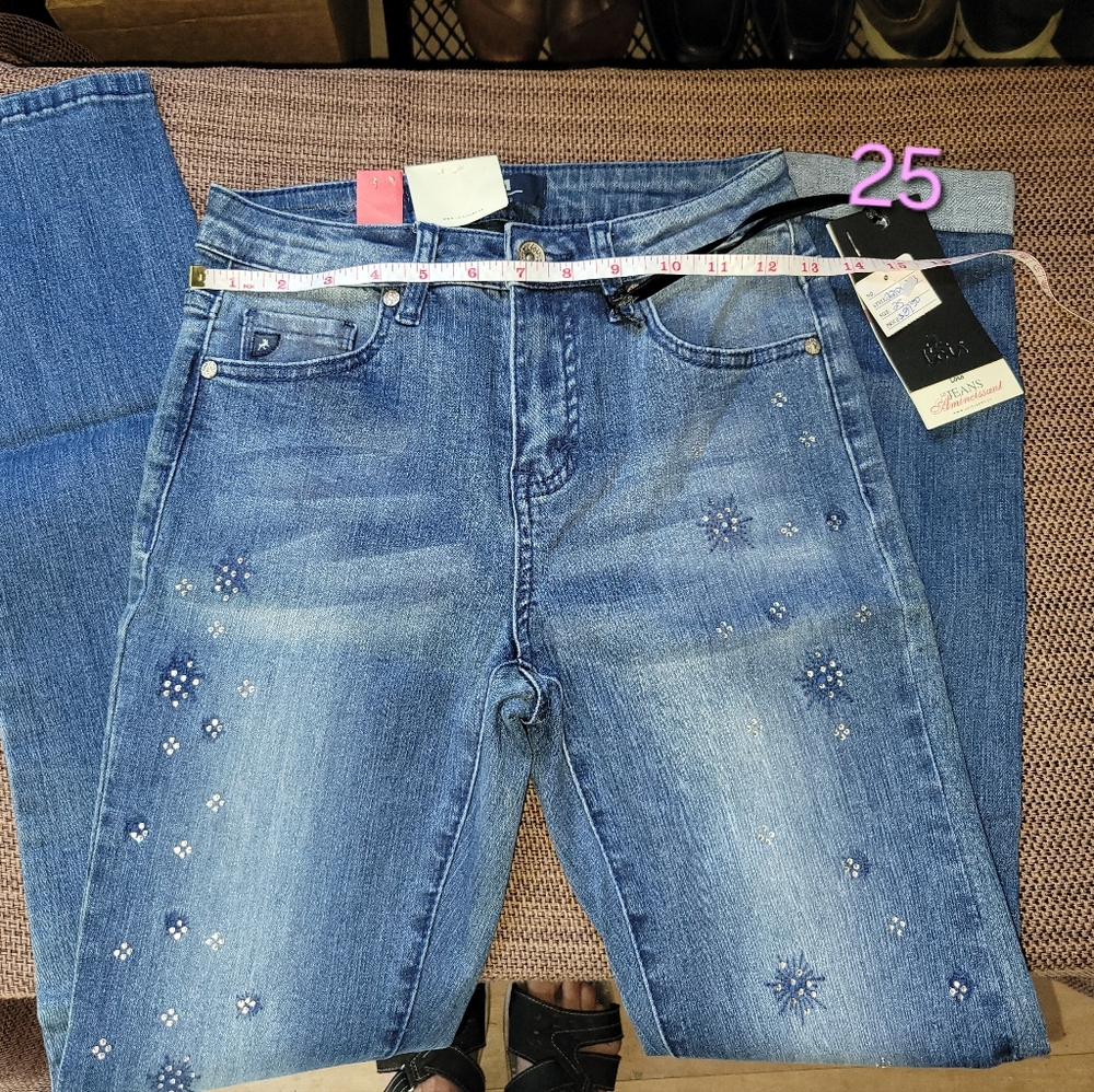 Blue Skinny Jeans with Distressed Details and Embellishments Size 25x30